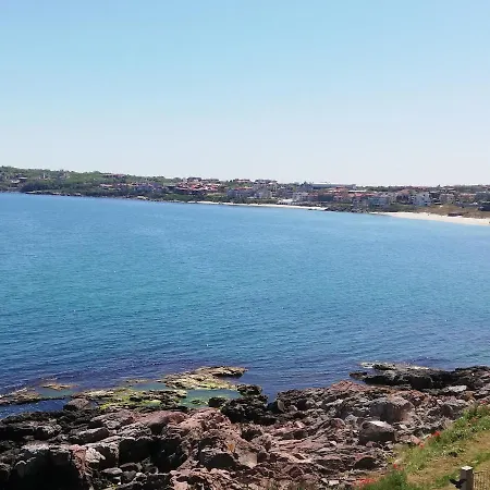 за гости чайка град 4*