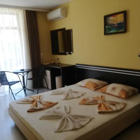 за гости чайка град 4*